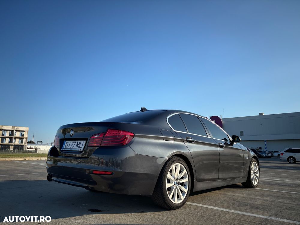 BMW Seria 5 520d Aut. Luxury Line - 7