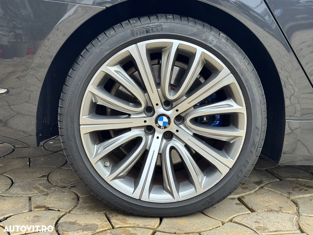 BMW Seria 7 745e - 24