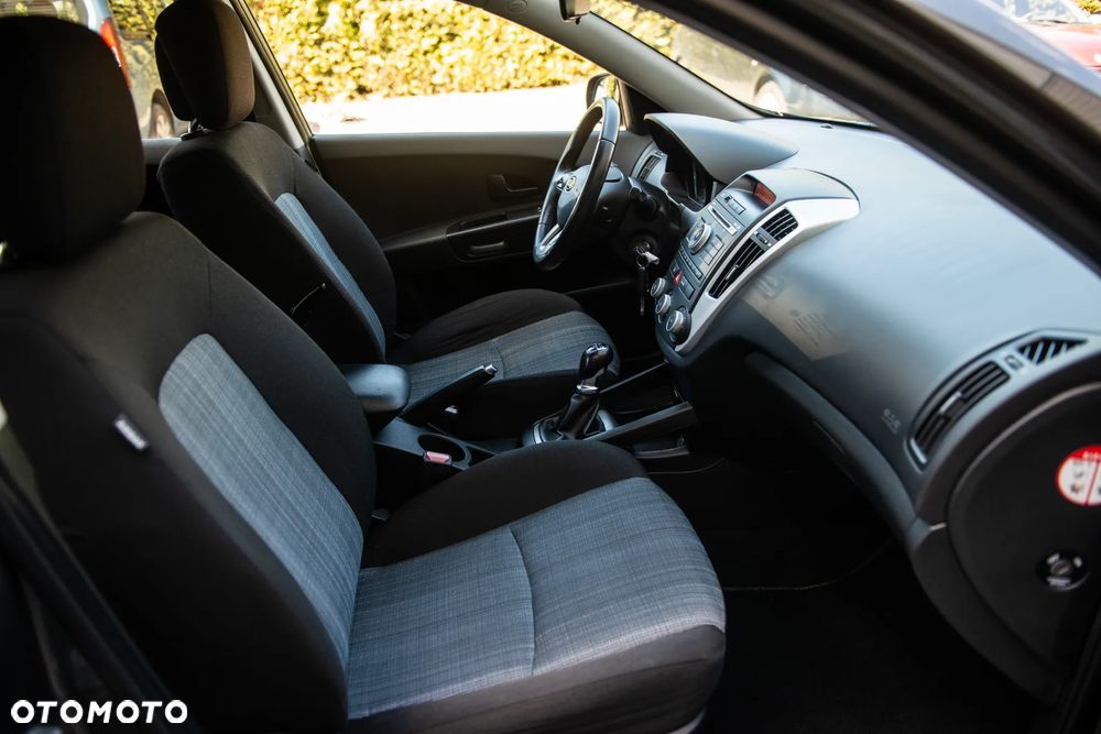 Kia Ceed 1.4 M - 23