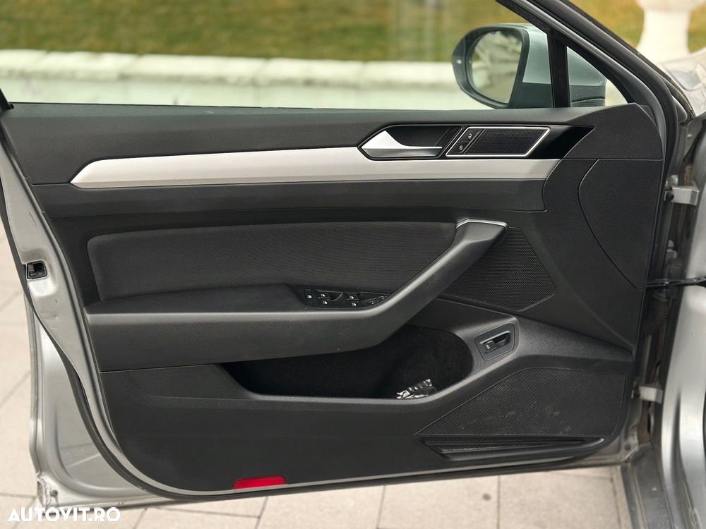 Volkswagen Passat - 34