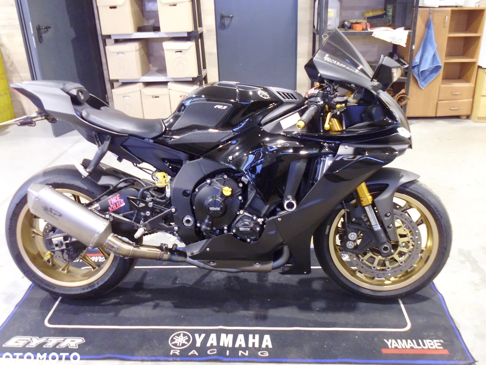 Yamaha R1 - 3