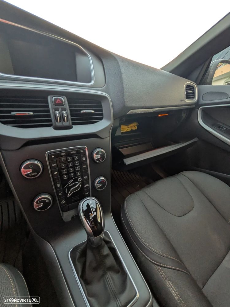 Volvo V40 2.0 D3 Kinetic Geartronic - 14