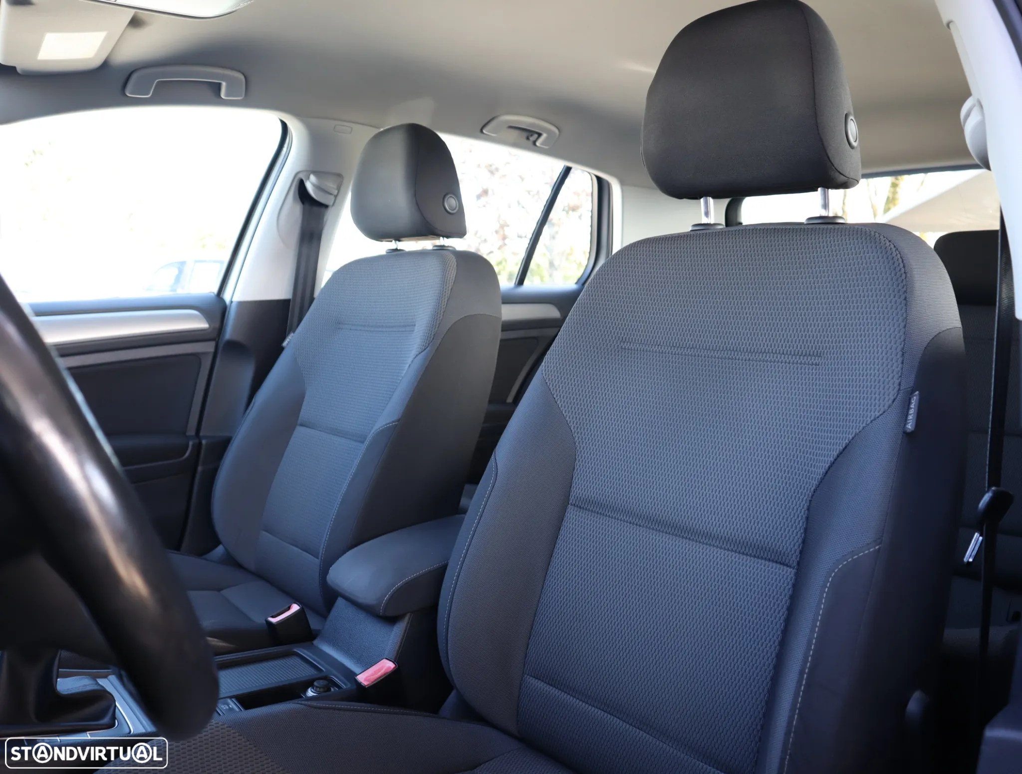 VW Golf 1.6 TDi Confortline - 24