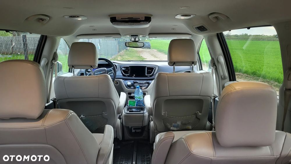 Chrysler Pacifica - 17