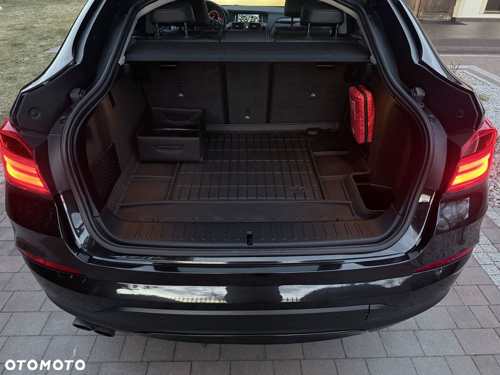 BMW X4 xDrive35i Advantage - 9