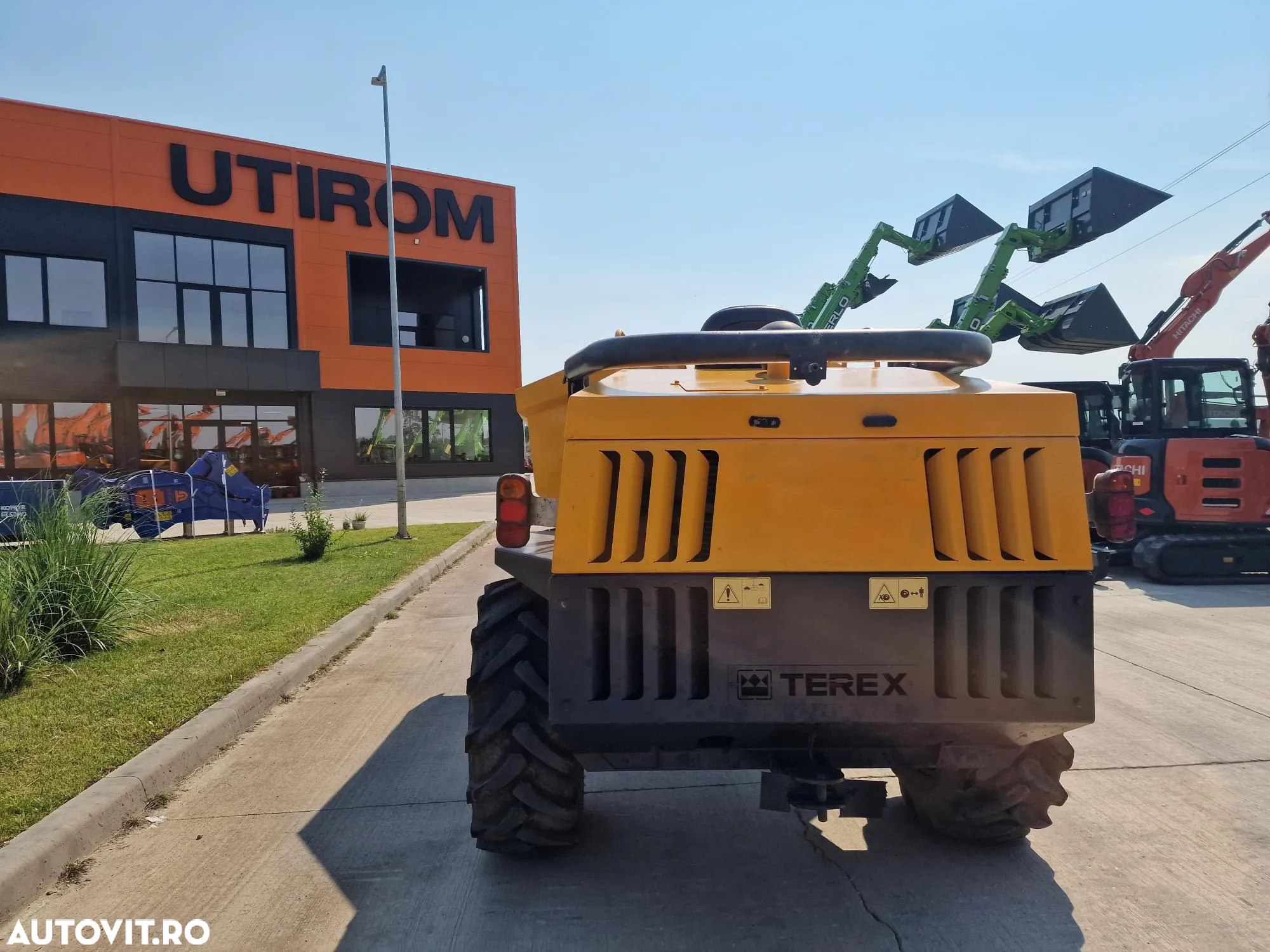 Alta DUMPER 6t TEREX, 4mc, 6t, basc LATERALA,  2.068h, 16900 EUR+tva, motor JCB 75CP, transmisie 4x4, produs in Anglia, Anvelope 90% bune, posiblitate leasing, CONDITIE FOARTE BUNA-PROMOTIE 16.900 EUR+Tva - 3