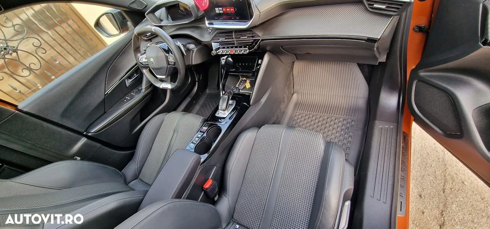 Peugeot 2008 1.2 L PureTech STT EAT8 GT Line - 13