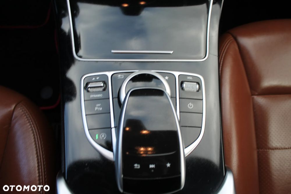 Mercedes-Benz Klasa C 180 (BlueTEC) d 7G-TRONIC AMG Line - 19
