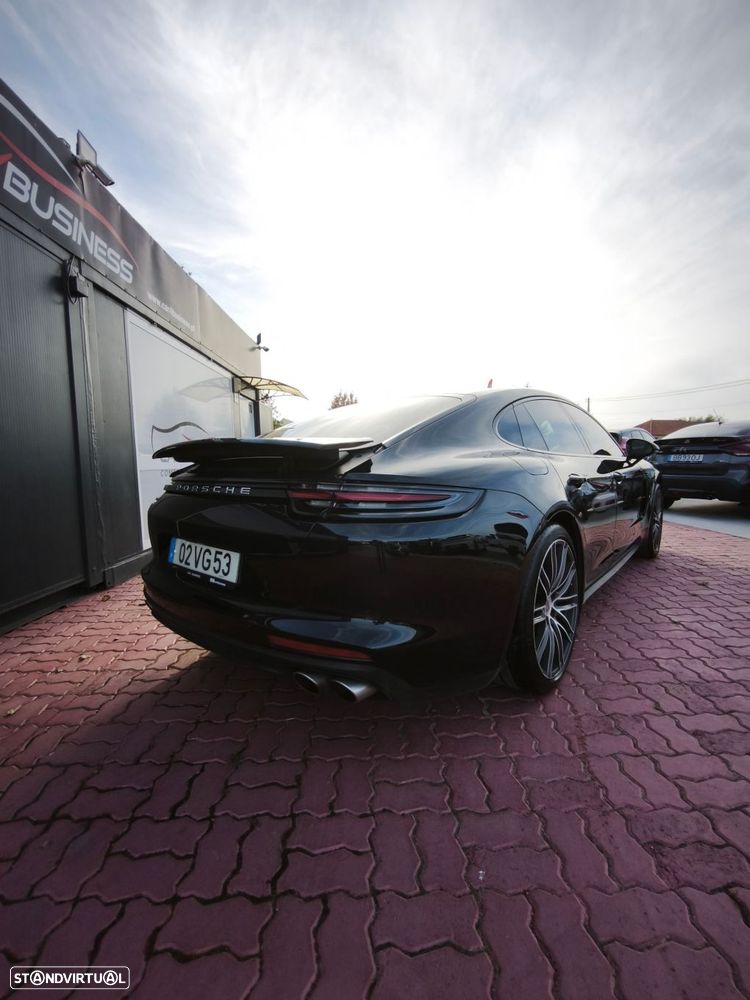Porsche Panamera 4 E-Hybrid - 9