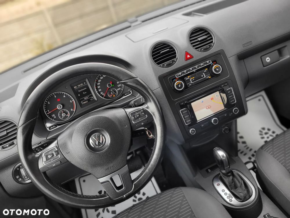 Volkswagen Caddy Highline DSG - 24