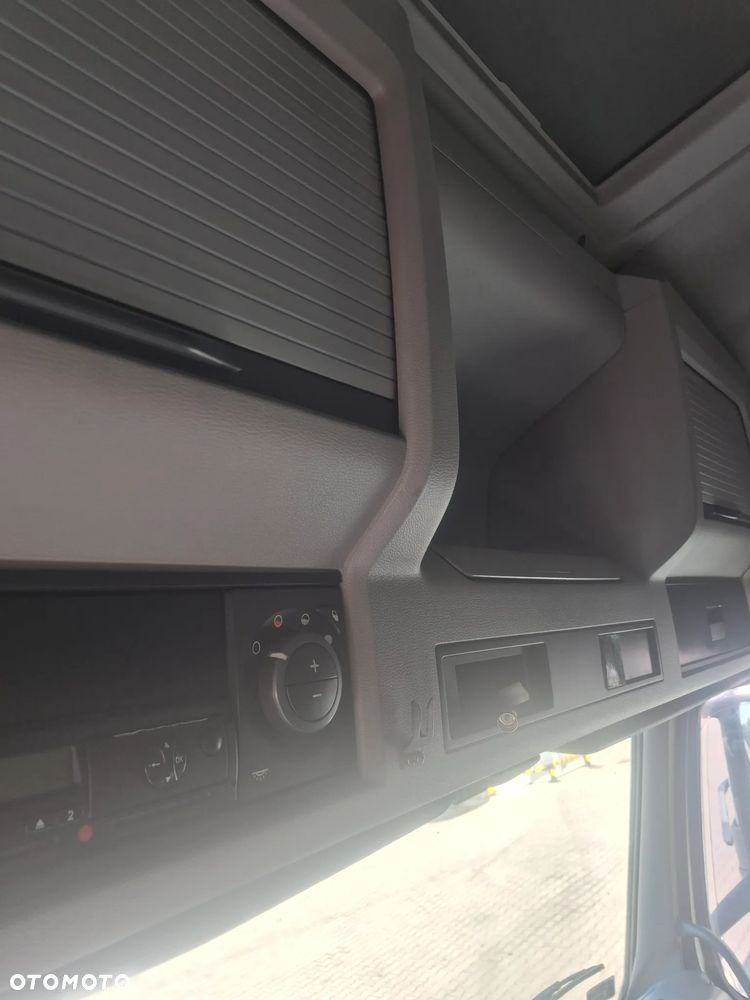 Volvo - 9