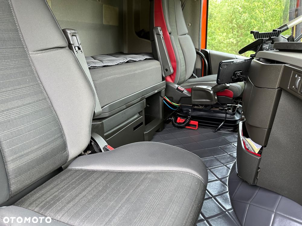 Volvo FH 500 8X2 WYWROTKA DO ZBOZA Z POMPA SAMOZALADOWCZA - 29