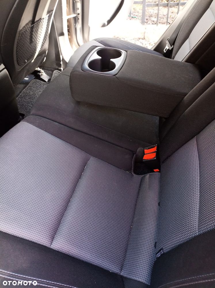 Hyundai i30 1.6 CRDi Classic + - 10