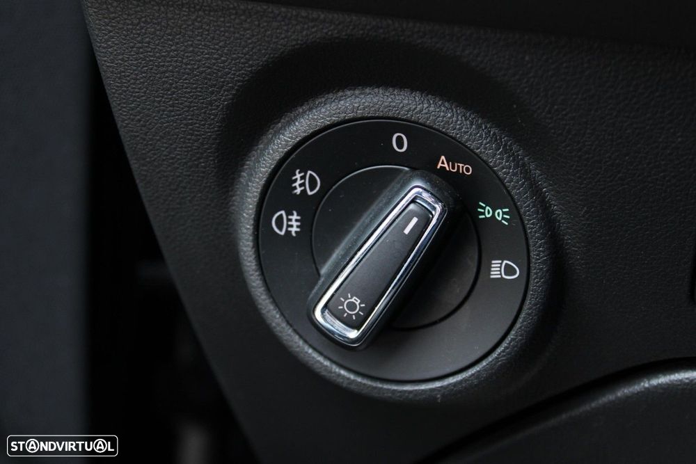 SEAT Leon ST 1.6 TDI Style Ecomotive - 25