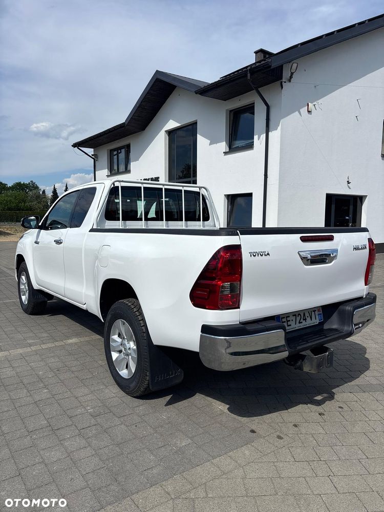 Toyota Hilux 4x4 Extra Cab Duty Comfort - 5