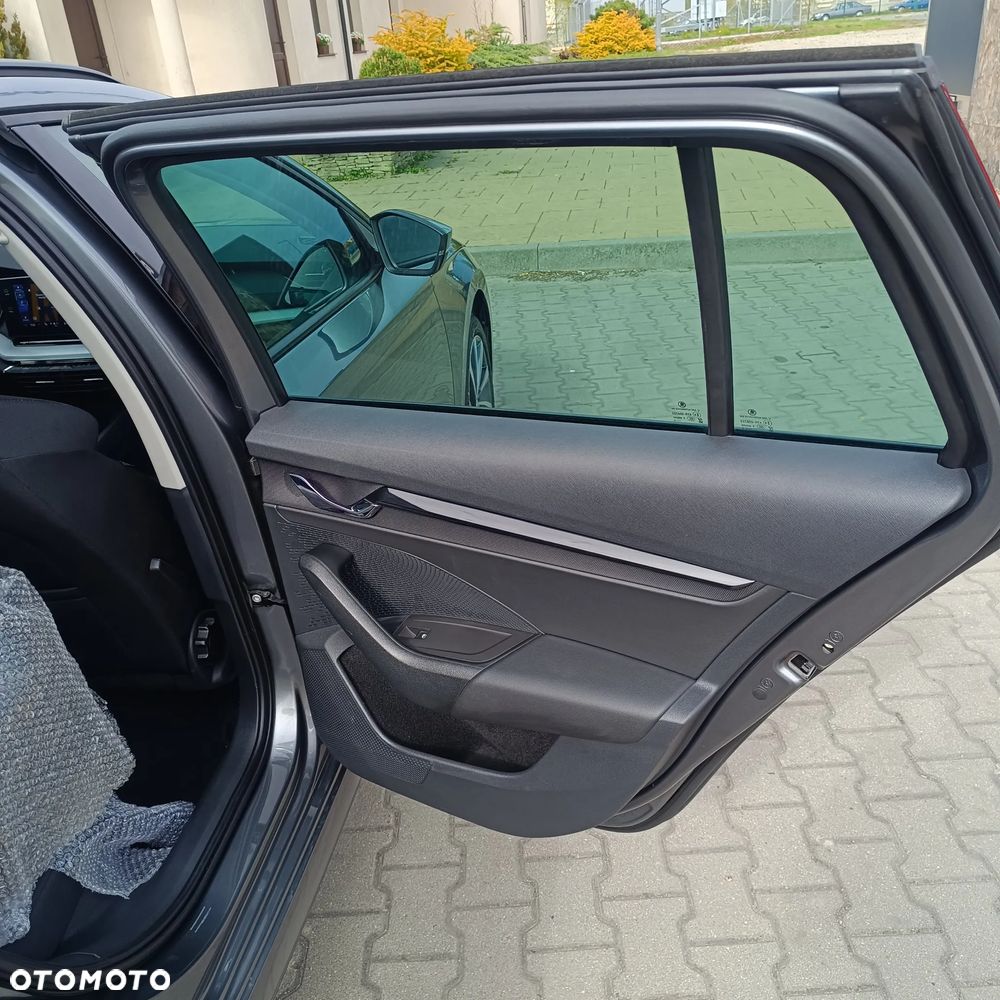 Skoda Octavia 2.0 TDI DSG Selection - 11
