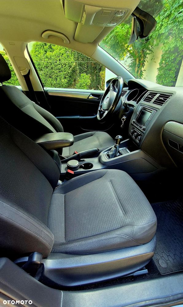 Volkswagen Jetta 2.0 TDI DPF BMT Trendline - 6