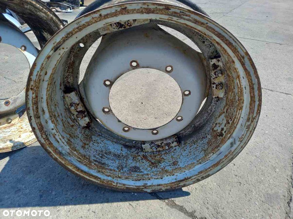 Felgi 12x28 New Holland TS115 - 3