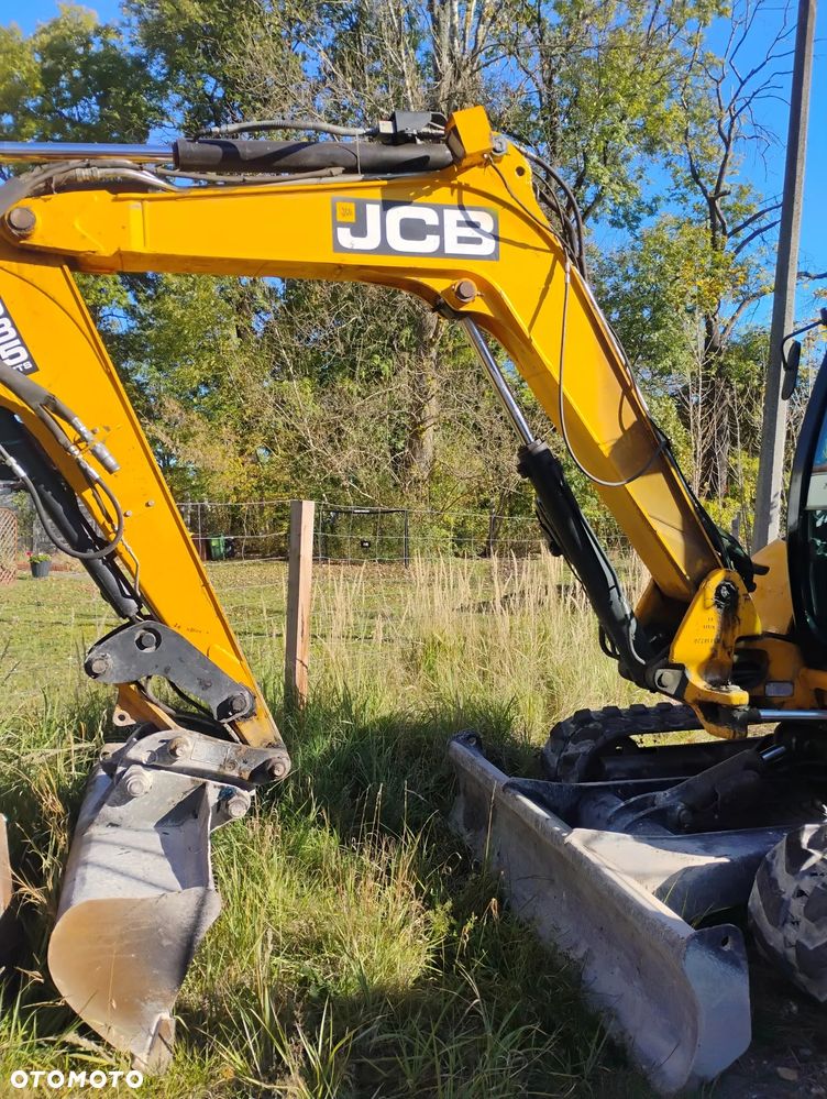 JCB 8085 - 1
