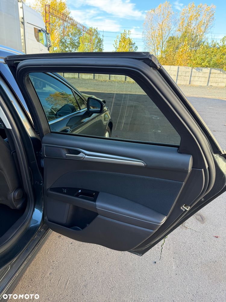 Ford Mondeo - 28