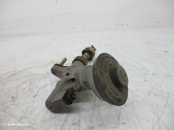 Bomba Travoes Toyota Corolla (_E10_) - 3