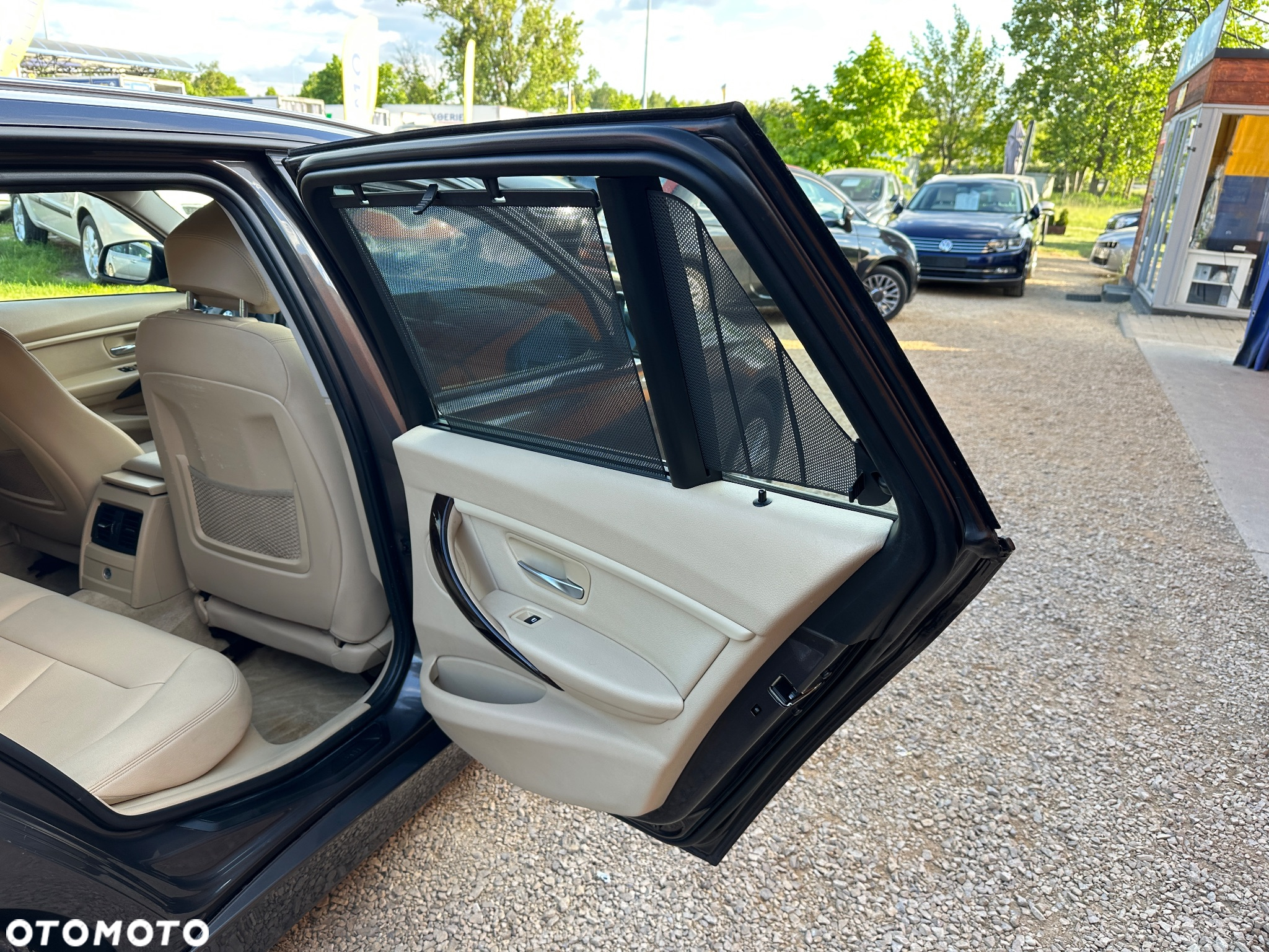 BMW Seria 3 318d DPF Touring Edition Exclusive - 23