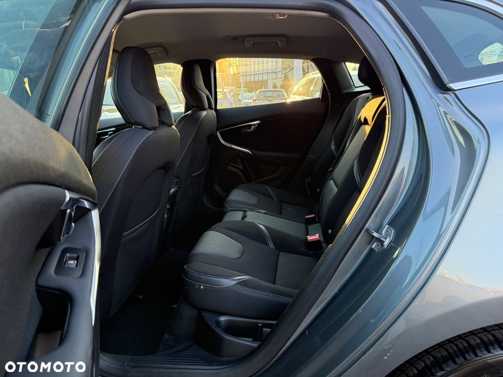 Volvo V40 D4 Drive-E Momentum - 18