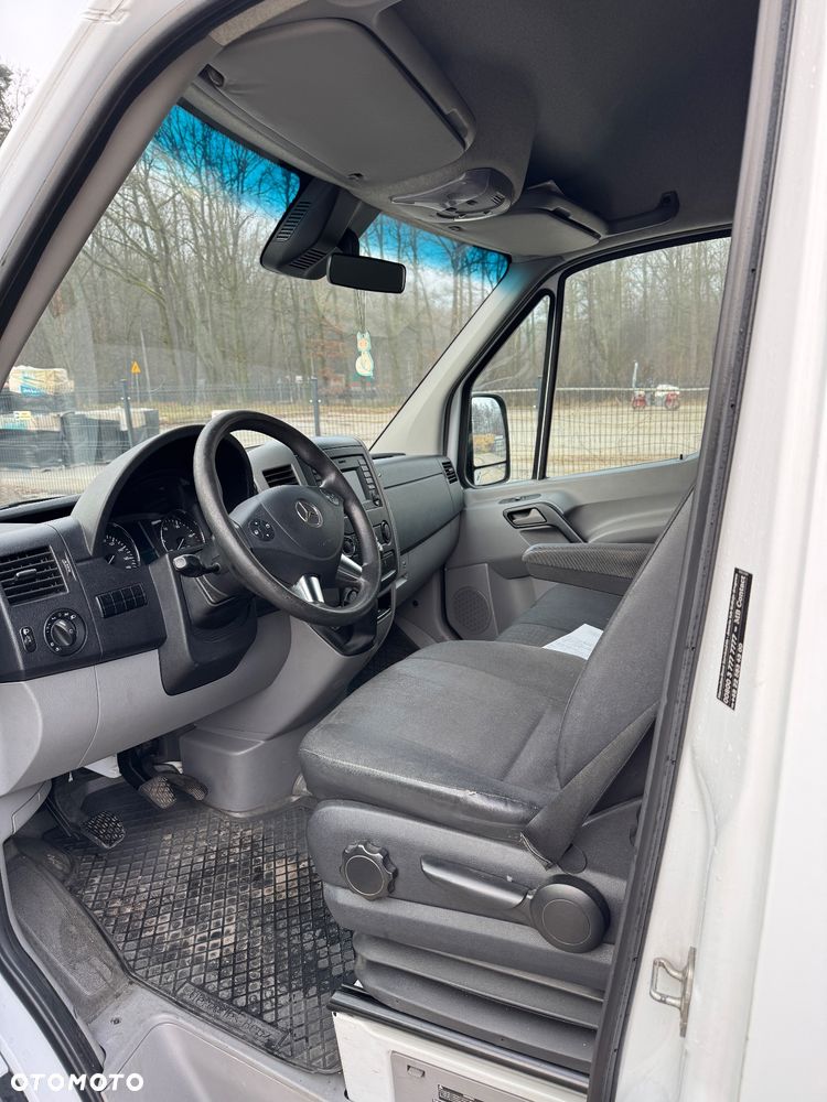 Mercedes-Benz Sprinter - 12