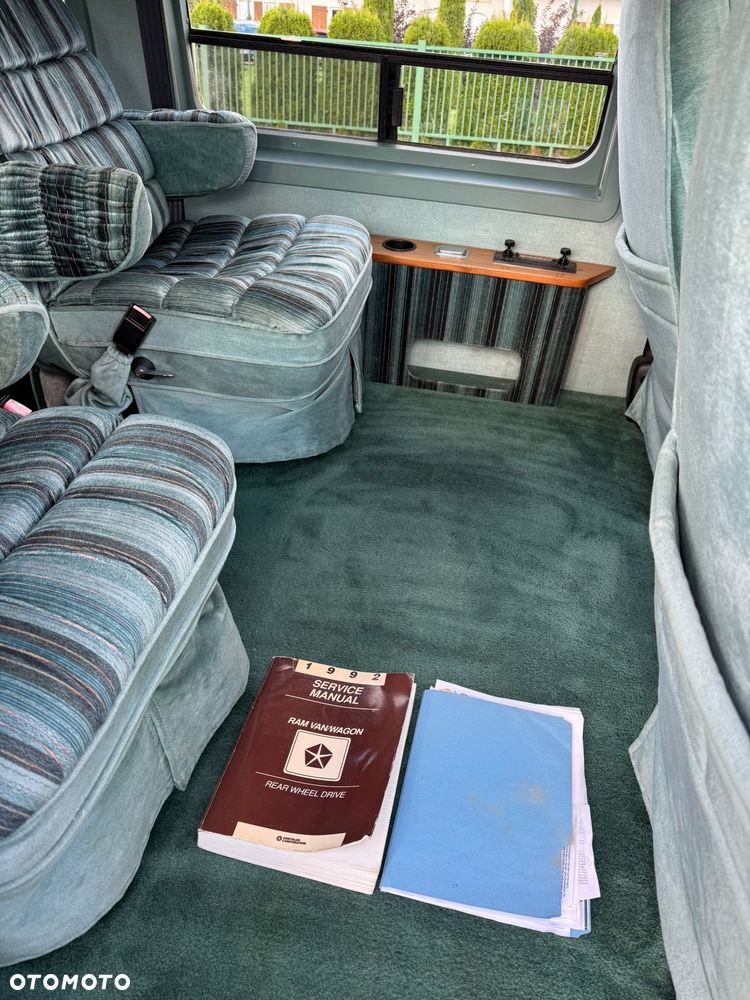 Dodge RAM VAN B250 318 V8 - 21