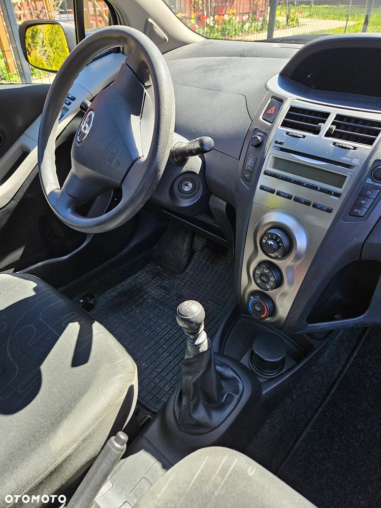 Toyota Yaris 1.33 Luna - 6