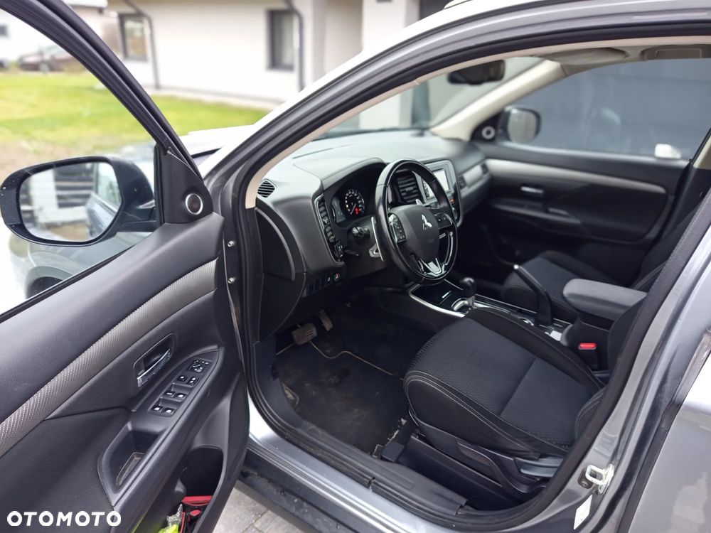 Mitsubishi Outlander 2.0 Intense + Navi 4WD CVT - 8