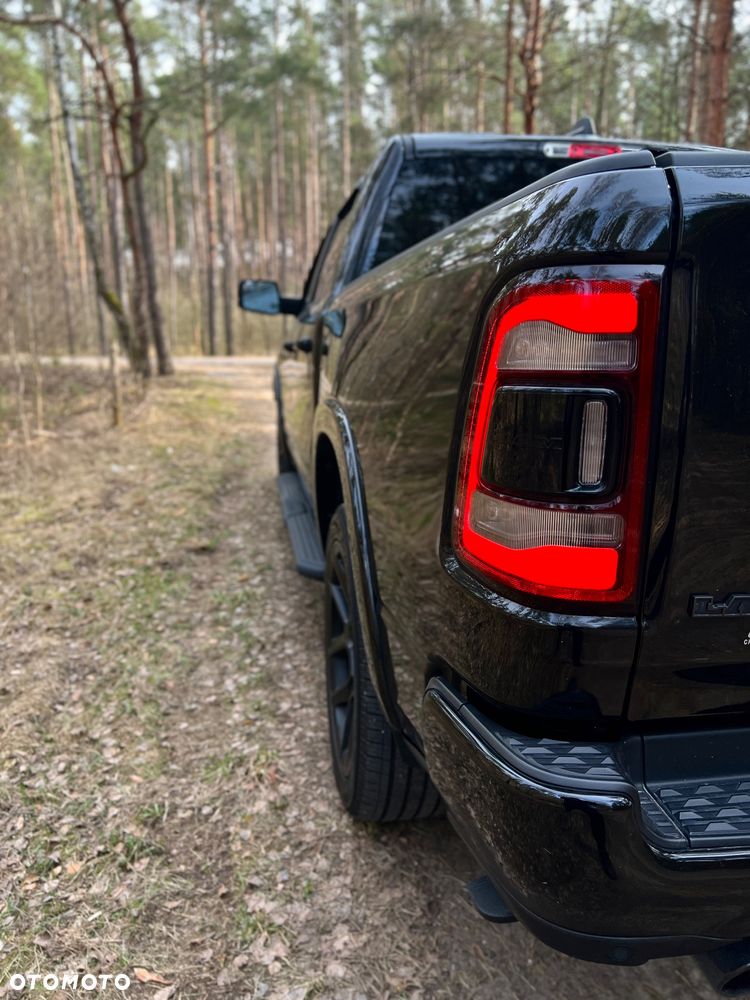 RAM 1500 5.7 Crew Cab Shortbed Laramie Black - 15