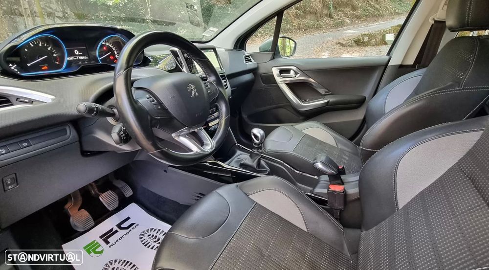 Peugeot 2008 1.2 PureTech Allure - 16