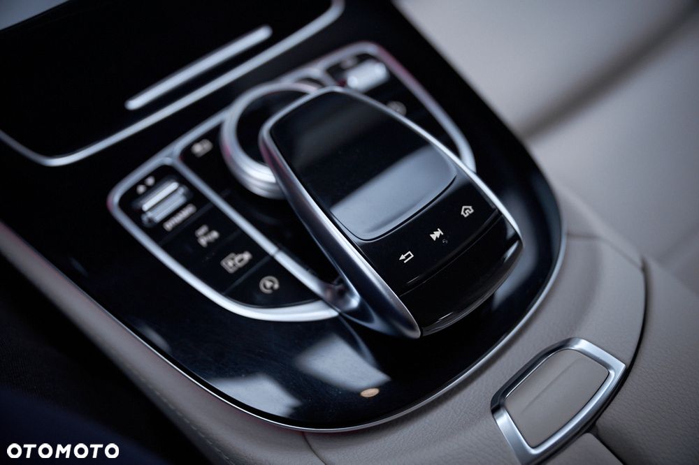 Mercedes-Benz Klasa E 350 9G-TRONIC Avantgarde - 31