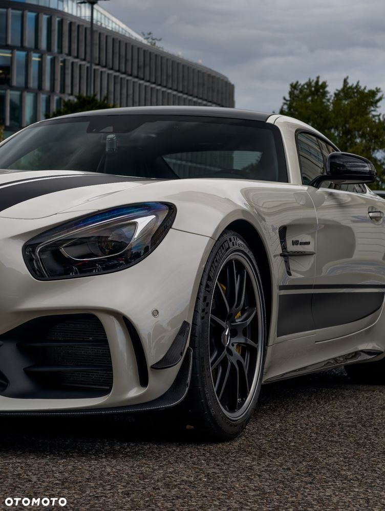 Mercedes-Benz AMG GT R - 4
