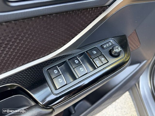 Toyota C-HR 1.8 HSD Exclusive+P.Luxury - 17