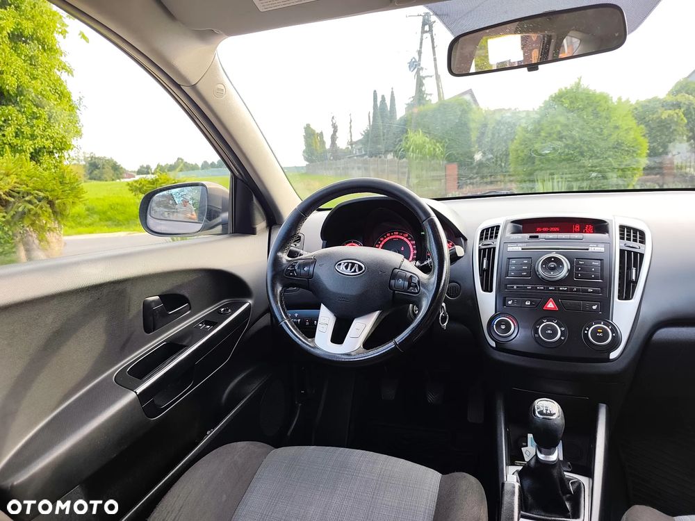 Kia Ceed 1.6 CRDi ISG Spirit - 16
