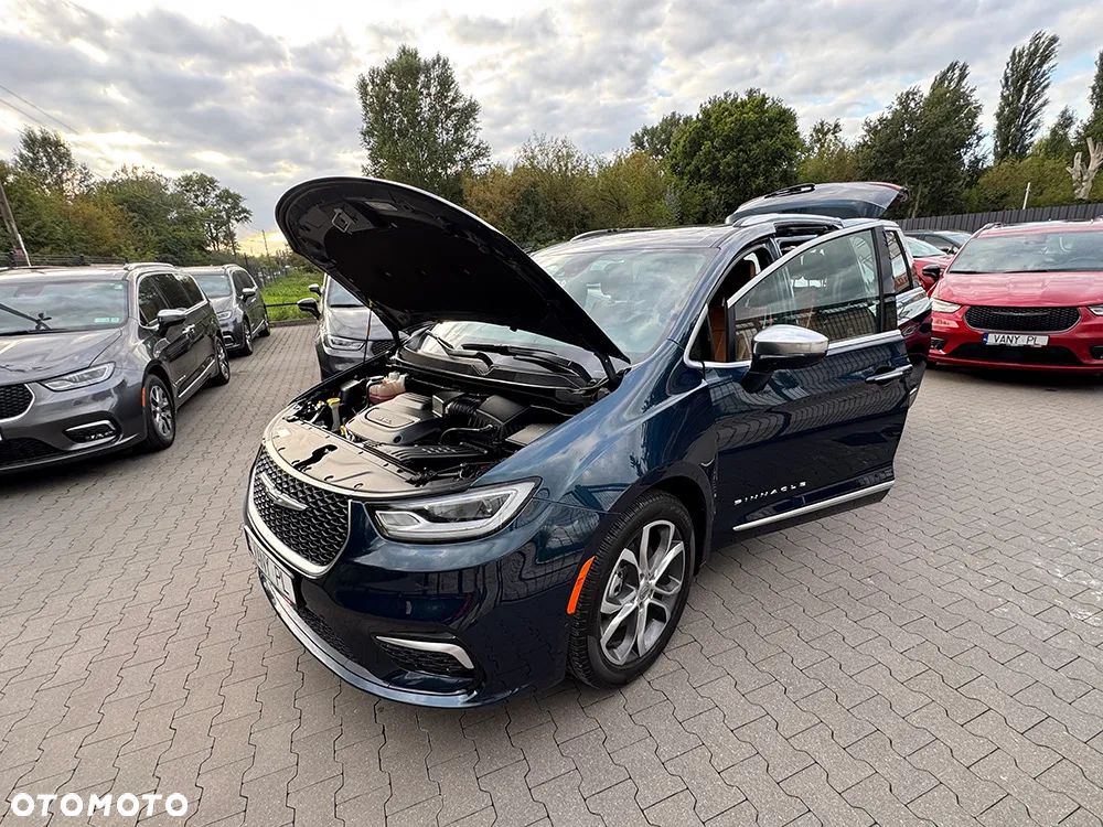 Chrysler Pacifica - 17