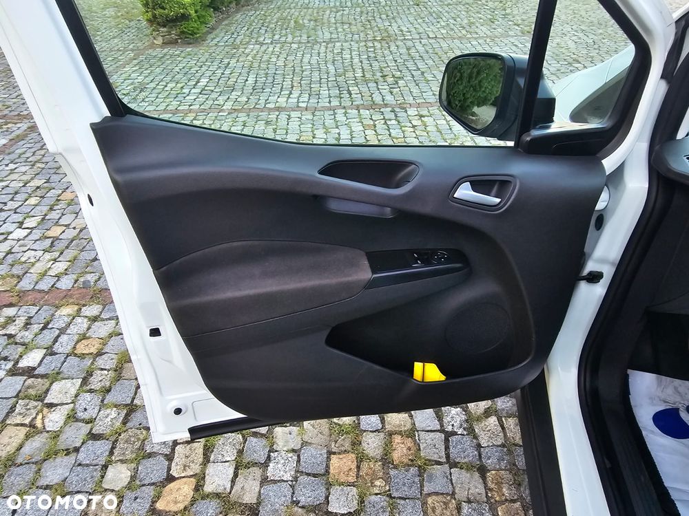 Ford TRANSIT COURIER - 23