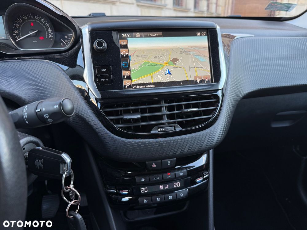 Peugeot 2008 1.2 Pure Tech Style S&S - 32