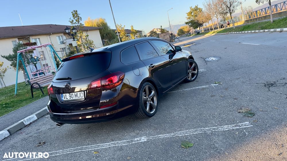Opel Astra 2.0 CDTI Exklusiv - 28