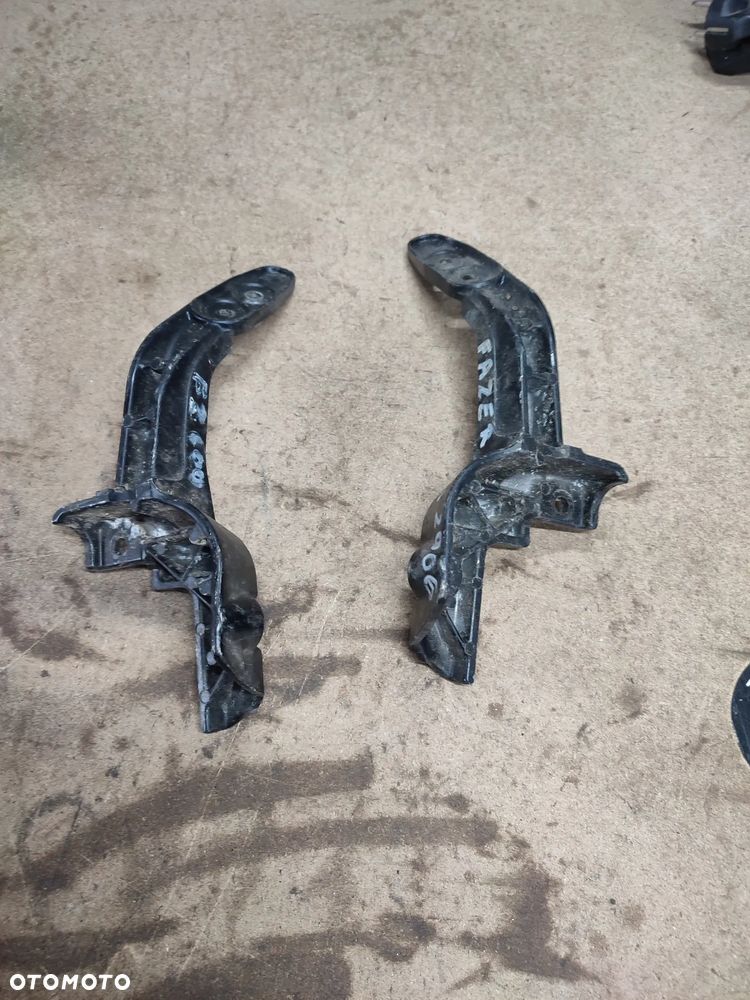 Stelaż, mocowanie lusterka, czachy Yamaha Fazer FZS 600 - 4