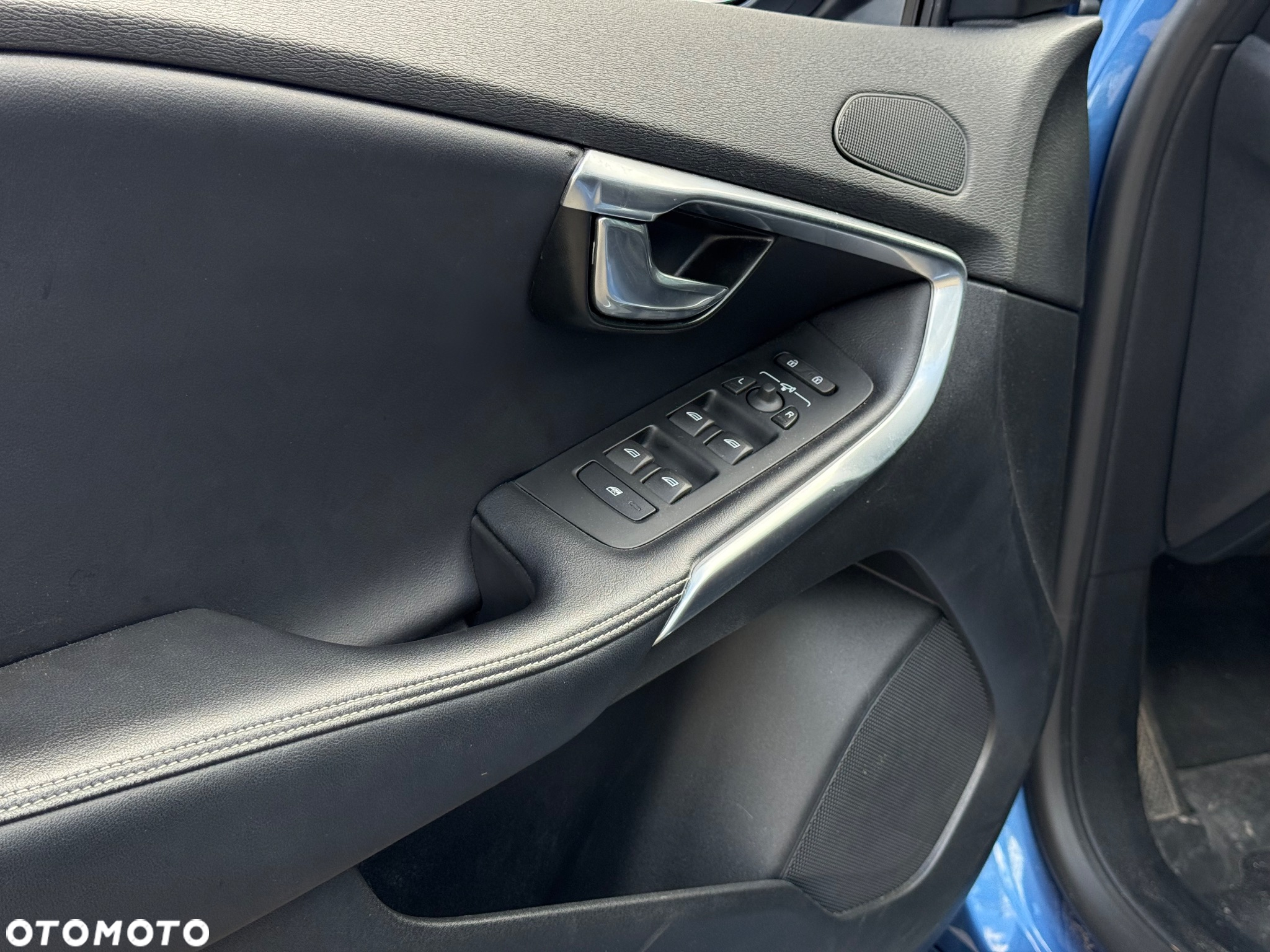 Volvo V40 T4 Drive-E R-Design Momentum - 11