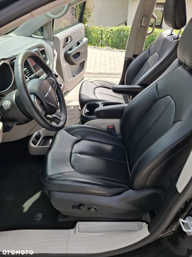 Chrysler Voyager - 16