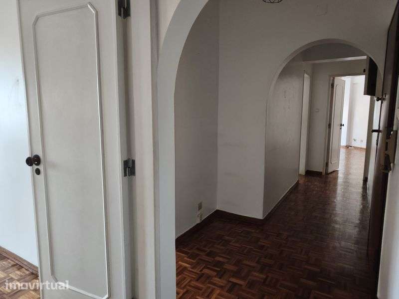 T2 Casal de São Brás, Frente ao Novo Centro de saúde, pronto a habitar - Grande imagem: 3/8
