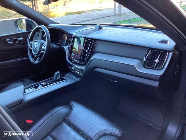 Volvo XC 60 2.0 B5 R-Design AWD - 51