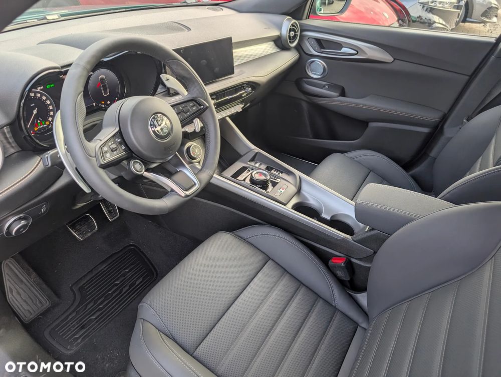 Alfa Romeo Tonale 1.5 T4 GSE mHEV Veloce DCT - 9