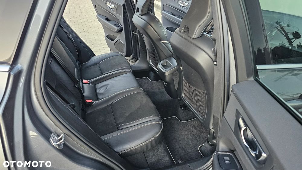 Volvo XC 60 D4 R-Design - 13
