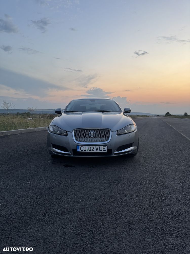 Jaguar XF 2.2D Portfolio - 1