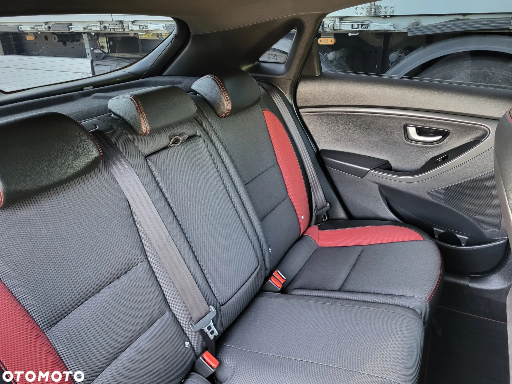 Hyundai i30 1.6 GDI Turbo Luxury - 25